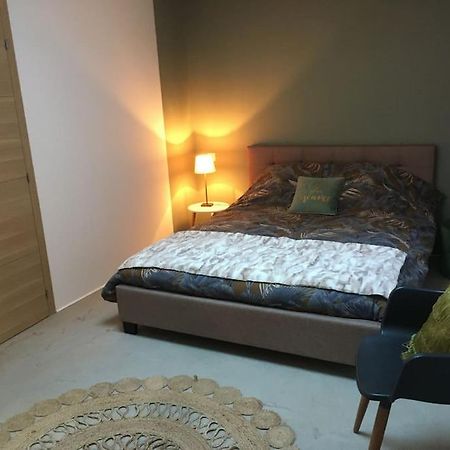 Chambre Avec Petit-Dejeuner En Provence Luberon La Tour-dʼAigues 외부 사진